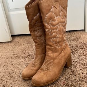 Light brown cowgirl boots
